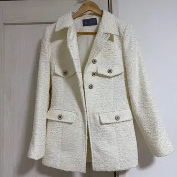 [미사용 새상품] 아이보리 더블 버튼 자켓과 숏팬츠 셋업