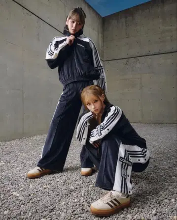 adidas 저리 세트 블랙과 화이트 M