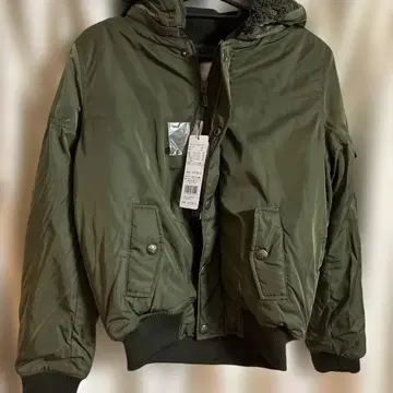 세실 맥비 모스그린 다운 자켓