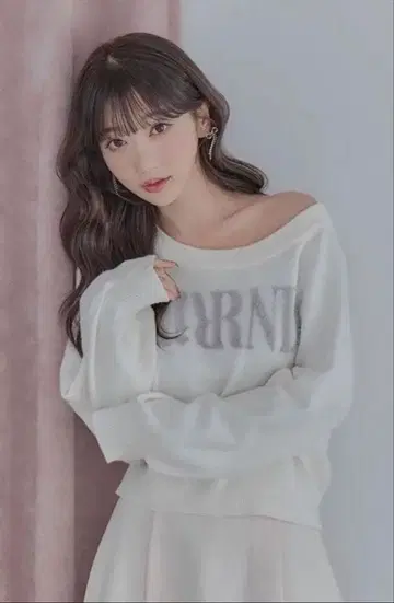 riu 리엔다 콜라보 화이트 니트