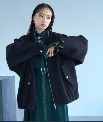 새상품 25AW [HARE] 울리테크 칼라 2WAY 미들 블루종 블랙