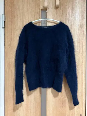 그린 레이블 릴랙싱 네이비 스웨터