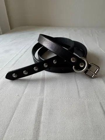 스터드 가죽 벨트 내로우 20mm 늘어뜨리는