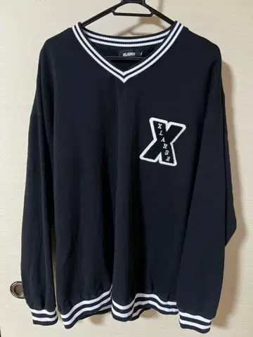 XLARGE 블랙 V넥 트레이닝복 XL