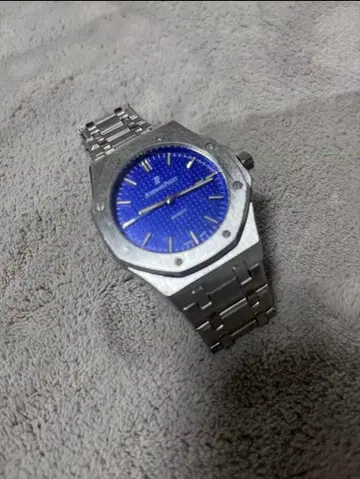 새상품급 스테인리스 손목시계