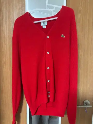LACOSTE 레드 버튼 가디건