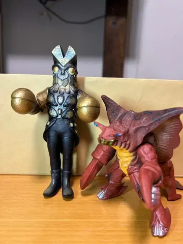 울트라맨 괴수 2체 세트 발탄 성인 2003 레이큐버스 1998