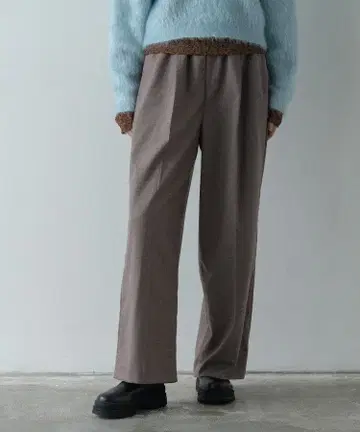 브라운 노턱 슬랙스