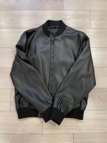 블랙 레더 봄버 자켓