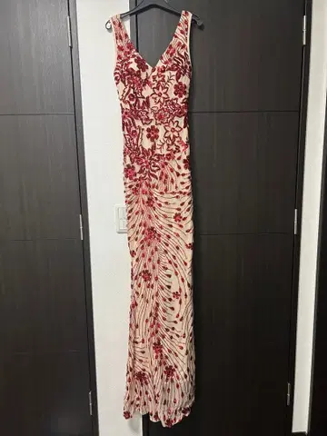 엘레강트한 꽃무늬 자수 롱 드레스