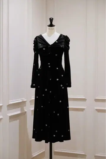 herlipto Belmont Floral Velour Dress