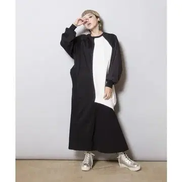 새상품 오즈모시스 배색 절개 플레어 원피스