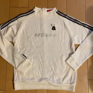 아르치비오 화이트 스웨터 새상품급