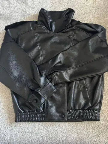 [ 새상품 미사용 ] 노브랜드 페이크 가죽 자켓 블랙 M 사이즈
