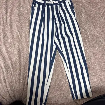 banks 스트라이프 팬츠