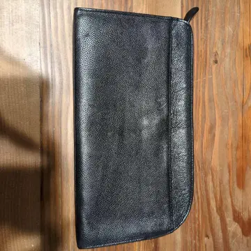 블랙 가죽 클러치백