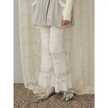 merry jenny 티어드 레이스 팬츠 아이보리