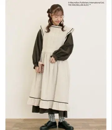 [ 앨리스 x 사만사 모스2 ] 배색 에이프런 원피스 베이지
