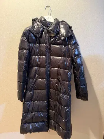 가격 인하했습니다. MONCLER 블랙 롱 다운 자켓