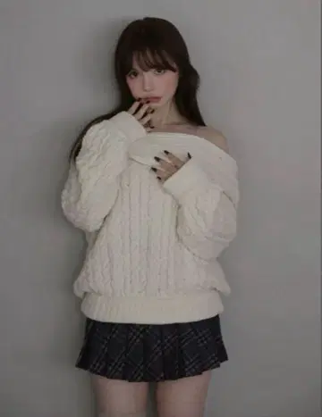 andmary Kiki 케이블 루즈 니트 아이보리