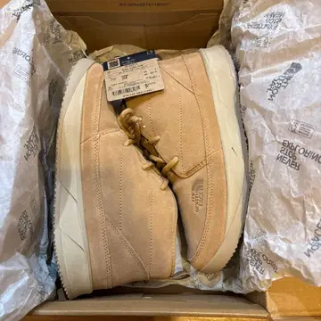 THE NORTH FACE Nuptse Chukka Suede