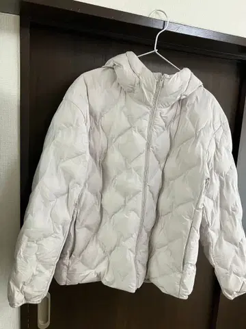 UNIQLO PUFFTECH 다운 자켓 XL 화이트