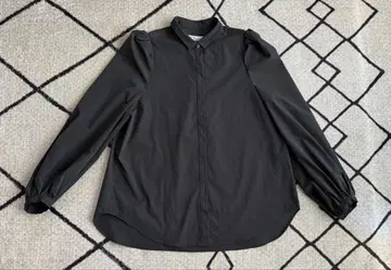 다크 그레이 셔츠 귀여운 어깨 디자인 S 세탁 가능