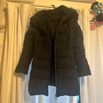 퍼 달린 롱 다운 자켓 블랙