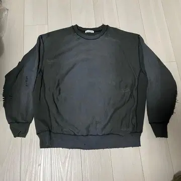 FLAGSTUFF 페이드 보로 맨투맨