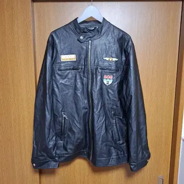 페이크 레더 자켓 블랙 와펜 부착 L~LL 사이즈 상당 포켓 부착