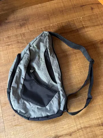 HEALTHY BACK BAG 슬링백 그레이