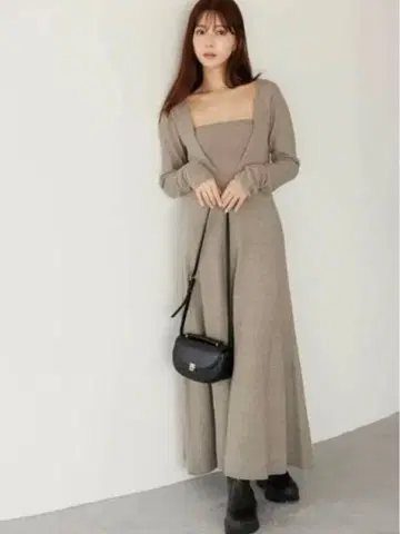 스나이델 베어 레이어드 니트 원피스