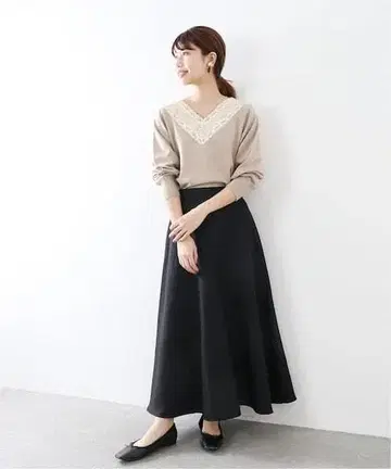 라 토탈리테 La TOTALITE 레이스 V넥 풀오버