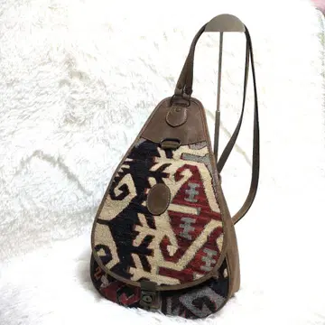 기하학 패턴 슬링백