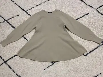 GREEN LABEL RELAXING 베이지 니트 스웨터