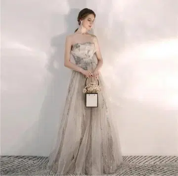 그레이 스트랩리스 튤 드레스