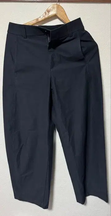 유니클로 저지 배럴 레그 팬츠