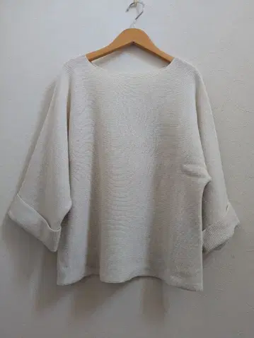 CAPRICIEUX LE'MAGE 아이보리 보트넥 스웨터