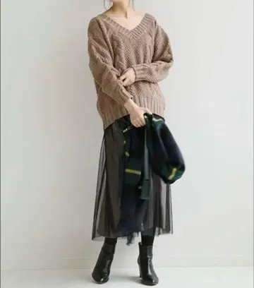 [ 새상품급 ] 스픽 앤 스팬 울 혼방 브라운 V넥 니트 스웨터