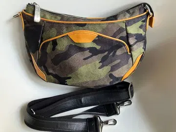 [ PELLE MORBIDA ] 카모 패턴 숄더백