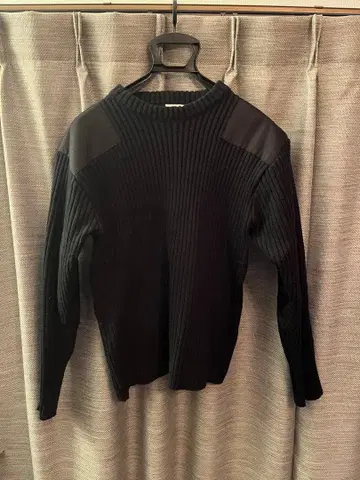 블랙 코만도 스웨터