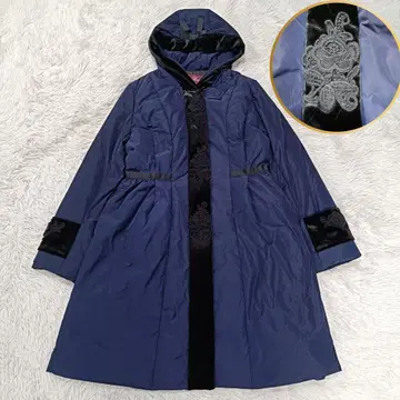 하자품 새상품급 슈퍼뷰티 다운 코트 자수 리본 40