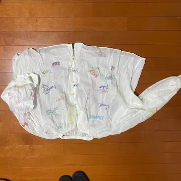 BEAMS BOY 컬러풀 자수 화이트 셔츠