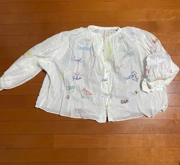 BEAMS BOY 컬러풀 자수 화이트 셔츠