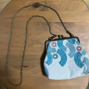 물결 무늬 가마구치 백