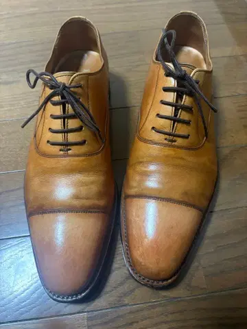 스코치 그레인 가죽 신발 카멜