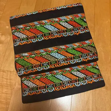 후쿠로 오비 육통 무늬 블랙 바탕에 컬러풀한 자수