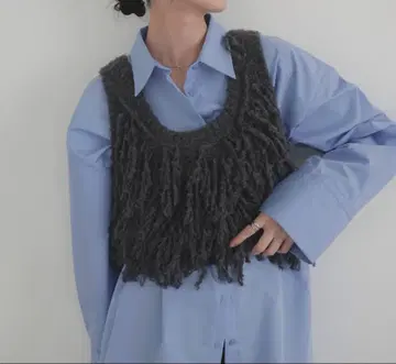 LIAN 프린지 니트 베스트 차콜 그레이