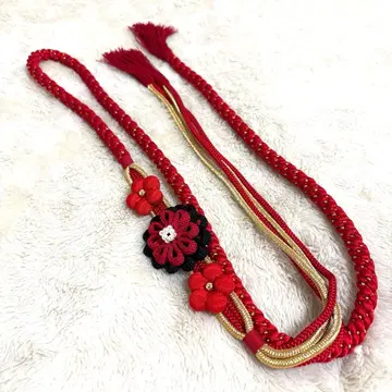 전통적인 빨검 꽃 장식 허리띠