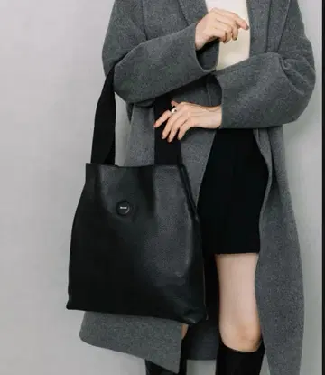 BEAURE 뷔레 카우 가죽 테이프 핸들 A4 토트백